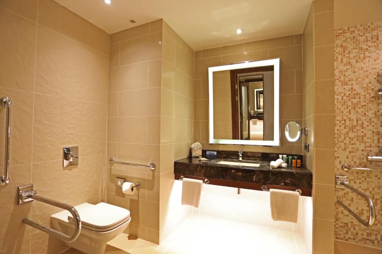 Отель Hilton Batumi Батуми-30