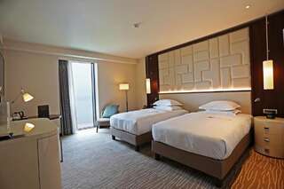 Отель Hilton Batumi Батуми Двухместный номер с 2 отдельными кроватями-1