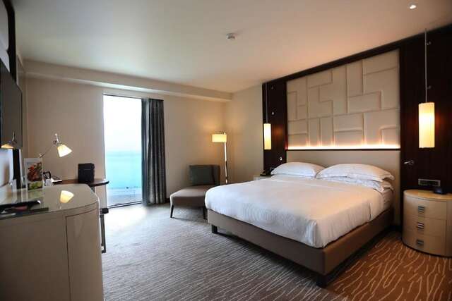 Отель Hilton Batumi Батуми-52